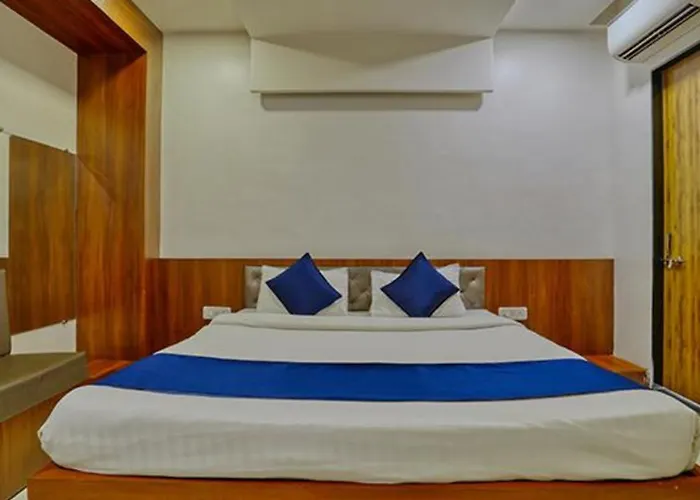 Fabhotel Ten Eleven Grand Indore